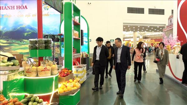 Nhiều tổ chức, đoàn nước ngoài tham quan và đánh giá cao Hội chợ Mùa Xuân 2026