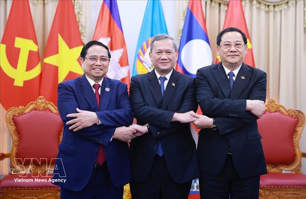 Vietnamese, Lao, Cambodian PMs devise concrete measures to implement Party leaders meeting outcomes