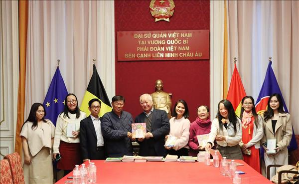 Lan tỏa giá trị văn hóa Việt, thắt chặt nghĩa tình với kiều bào tại Vương quốc Bỉ
