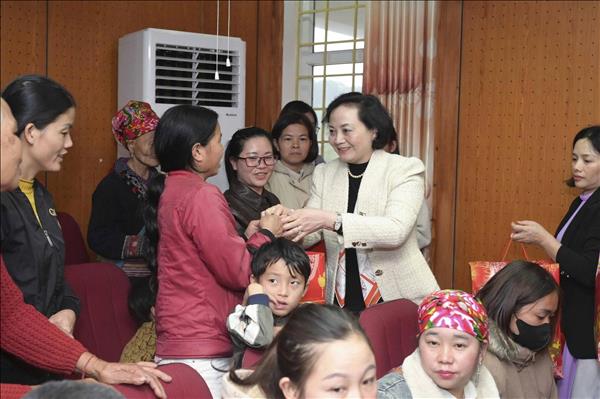 Phó Thủ tướng Chính phủ Phạm Thị Thanh Trà thăm, chúc Tết tại Lào Cai