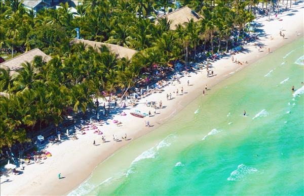 Vietnamese tourism sets historic milestone