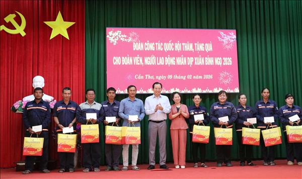 Cần Thơ tổ chức nhiều chương trình chăm lo Tết cho người dân