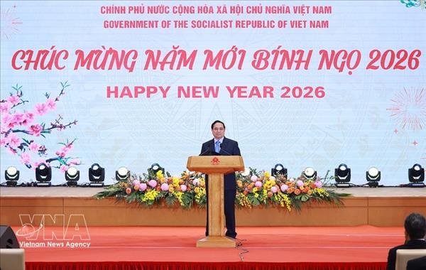 Премьер-министр Фам Минь Тьинь и его супруга устроили приём для дипломатического корпуса во Вьетнаме