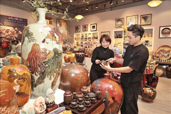 Gốm Tân Thịnh - Những độc bản và lối đi riêng