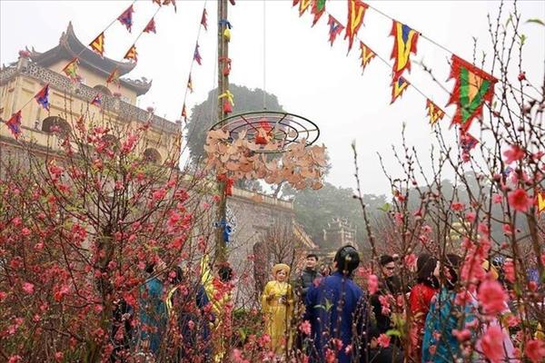 La citadelle impériale de Thang Long en immersion dans latmosphère du Têt