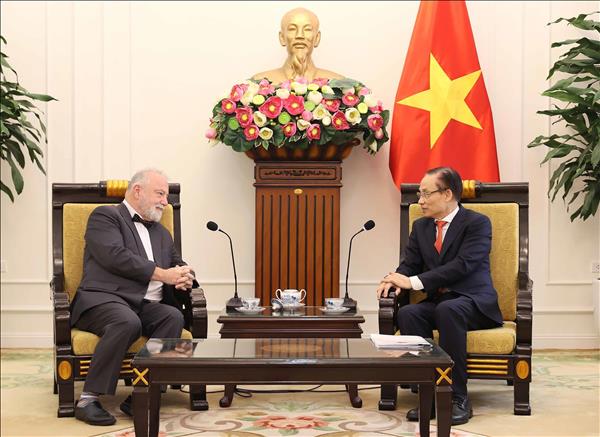 Bộ trưởng Ngoại giao Lê Hoài Trung đã tiếp Đại sứ Cộng hòa Séc