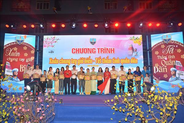 Mạch nguồn yêu thương nơi sóng nước Trường Sa