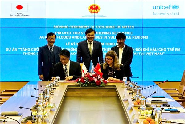 Nhật Bản và UNICEF hợp tác hỗ trợ Việt Nam bảo vệ trẻ em trước rủi ro thiên tai và biến đổi khí hậu