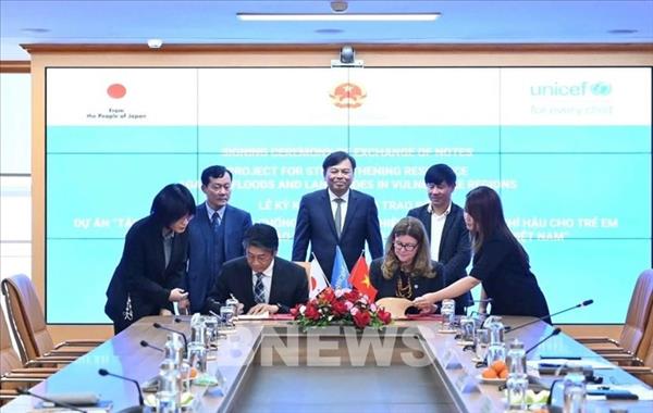 日本とユニセフ、ベトナムの子どもたちの防災・減災能力強化で協力継続