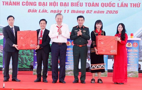 Генсекретарь То Лам принял участие в церемонии закладки строительства объединённой школы-интерната в провинции Даклак