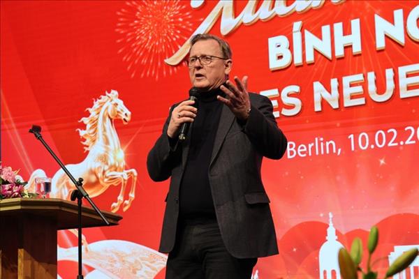 ລະດູບານໃໝ່ປີມະເມຍ 2026: ຊາວ ຫວຽດນາມ ອາໄສຢູ່ ເຢຍລະມັນ ຕ້ອນຮັບບຸນເຕັດວົງຄະນະຍາດຢ່າງຟົດຟື້ນ