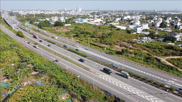 베트남 경제, 견고한 토대 위에 기회 활짝