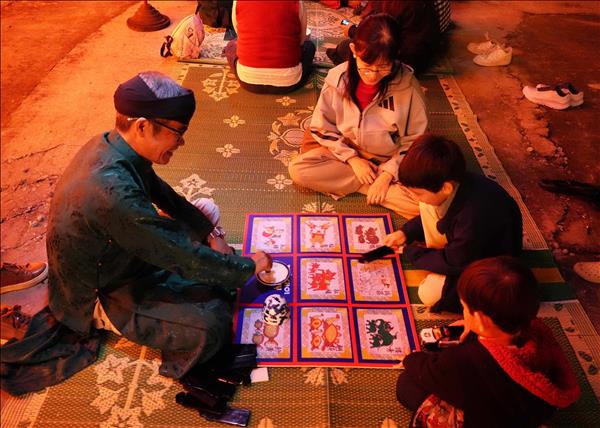 La Cité impériale de Huê fait revivre les traditions du Têt royal