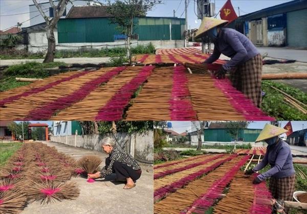 ບັນ​ດາ​ຍາ​ກາດ​ຄຶກ​ຄື້ນໃນ​ໂອ​ກາດ​ທ້າຍ​ປີ​ຢູ່​ໝູ່​ບ້ານ​ເຮັດ​ທູບ ບາວ​ເອິນ