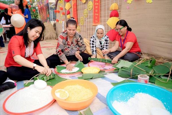 「テトを前に広がる支援の輪 ベトナム、貧困者へのお正月対策」