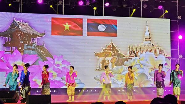 នាំយកចូលឆ្នាំថ្មីមកជូនមាមីងបងប្អូនតំបន់ព្រំដែន