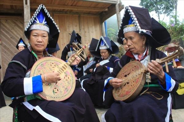 パジ族の円形琴 - 文化の魂