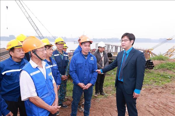 Động viên, chăm lo người lao động Thủ đô dịp giáp Tết