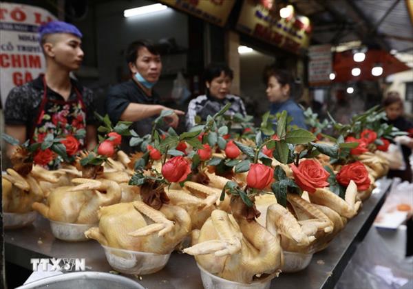 Gà trống, chân giò trong lễ cúng ngày Tết của người Việt