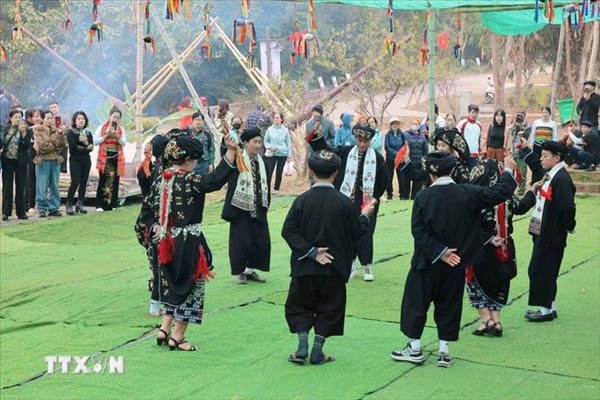 Nhiều hoạt động hấp dẫn tại Làng văn hóa các dân tộc dịp Tết Bính Ngọ