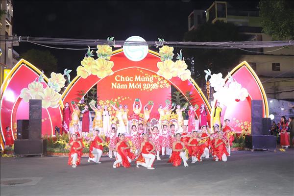 Cần Thơ: Khai mạc đường hoa nghệ thuật xuân Bính Ngọ 2026