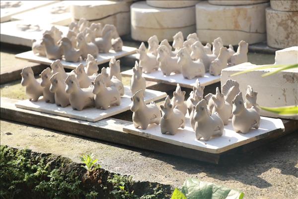 Thanh Ha Pottery Village Gears up for Tet