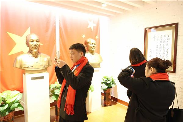 Thanh niên Việt-Trung xúc động trong hành trình về địa chỉ đỏ tại Trung Quốc