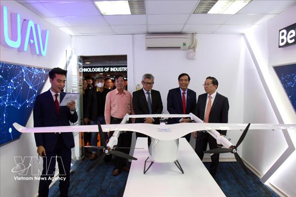 第57号决议：确立在数字时代中的引领作用