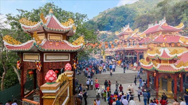 南方春节出游：祈福、游玩，尽享年初氛围