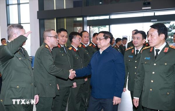 ファム・ミン・チン首相、公安省サイバー部門を激励