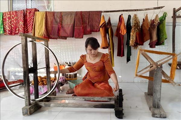 An Giang : le brocart khmer, un patrimoine vivant au service du tourisme culturel