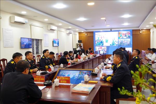 Chúc Tết các lực lượng đang trực, làm nhiệm vụ trên biển