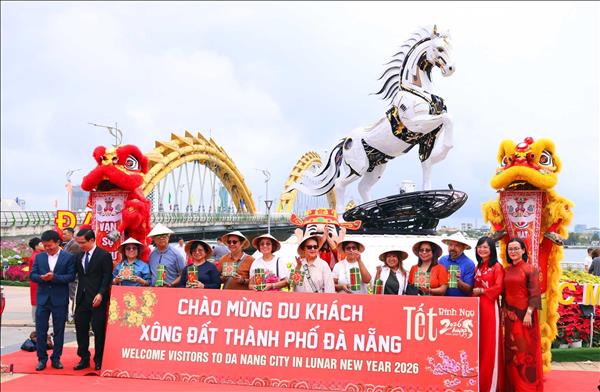 Đà Nẵng rộn ràng đón khách quốc tế đầu Xuân Bính Ngọ 2026