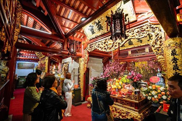 Đầu Xuân đi lễ Thăng Long tứ trấn