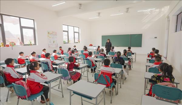 Đưa Nghị quyết thành hành động: Những ngôi trường trong mơ thành hiện thực với học sinh vùng biên giới