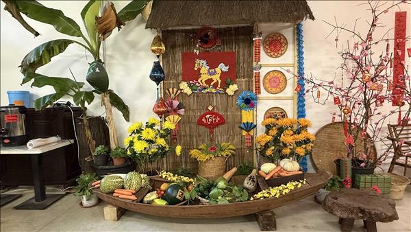 프랑스에 거주하는 베트남인들, 설 명절 전통 지키며 고향의 정취 되새겨