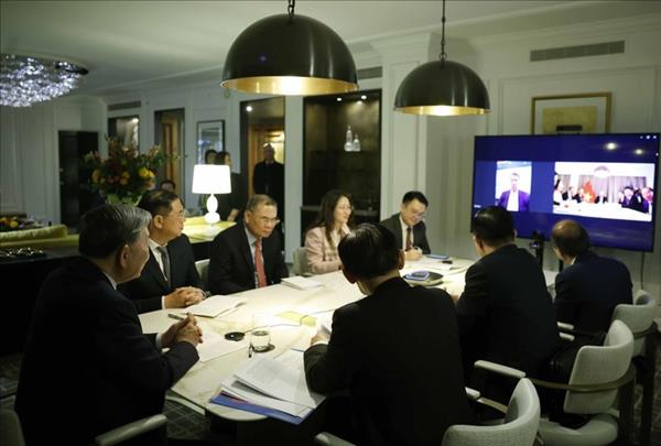 ທ່ານເລ​ຂາ​ທິ​ການ​ໃຫຍ່​ໂຕ​ເລິມ ໂອ​້​ລົມ​ທາງ​ໂທ​ລະ​ສັບ​ກັບ​ບັນ​ດາ​ສະ​ມາ​ຊິ​ກ​ສະ​ພາ​ສູງ ອາ​ເມ​ລິ​ກາ