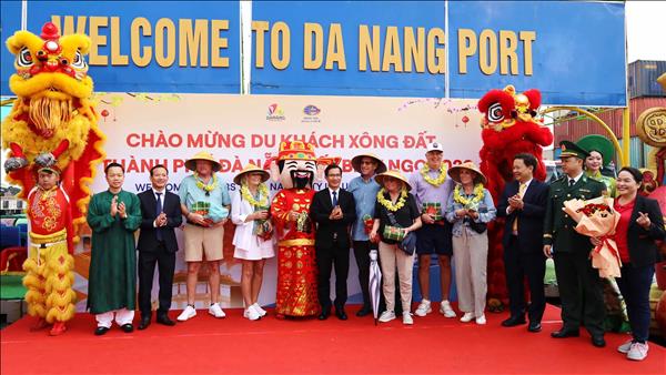Đà Nẵng đón sóng khách tàu biển, mở rộng dư địa tăng trưởng