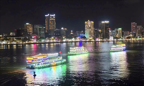 Đà Nẵng rộn ràng sắc Xuân, vững bước vào kỷ nguyên phát triển mới