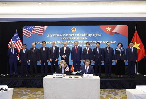 Vietnamese airlines seal multi-billion-dollar deals in US to expand and modernise fleets