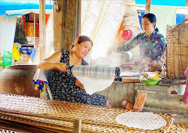 Lancien village de papier de riz de Thuân Hung fleure bon la tradition