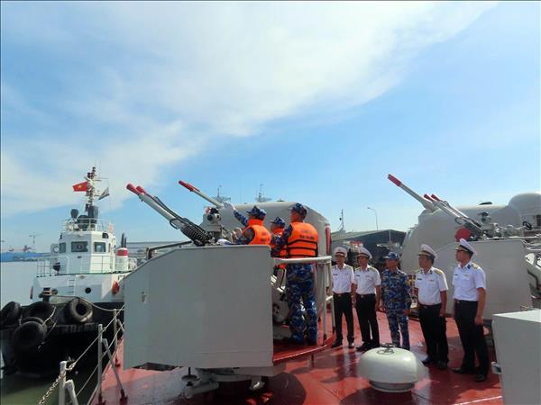 Kiểm tra tính sẵn sàng chiến đấu của lực lượng tàu chiến