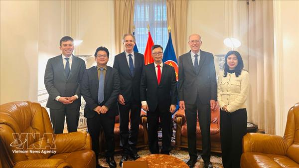 推动越法经贸合作取得新突破