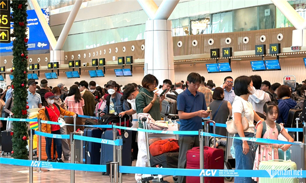 Record de fréquentation à laéroport de Tan Son Nhat : plus de 170 000 passagers en une journée