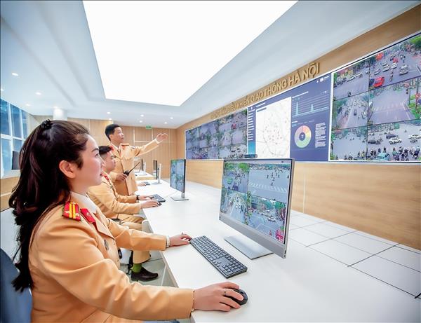 Cảnh sát giao thông Thủ đô: 80 năm vì nhân dân phục vụ