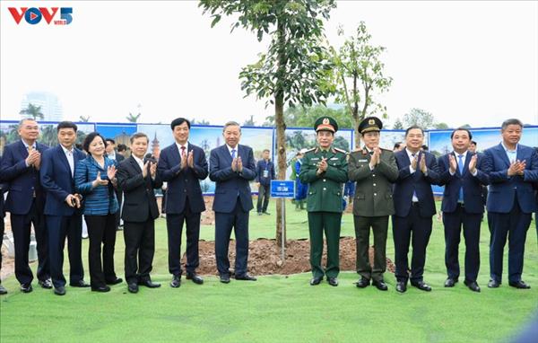 អគ្គលេខាបក្ស លោក តូ ឡឹម៖ ការដាំដើមឈើថ្ងៃនេះ គឺជាការសាបព្រោះគ្រាប់ពូជសុភមង្គលសម្រាប់អនាគត