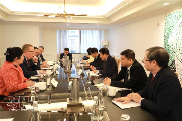 Le ministre vietnamien de la Sécurité publique rencontre un dirigeant dAmazon à Washington