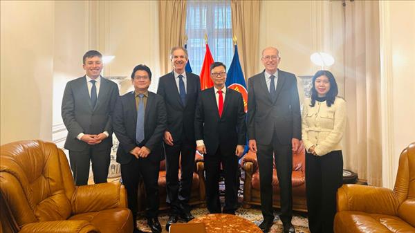 Le Vietnam vise un partenariat économique renforcé avec la France