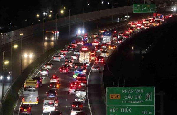 Thủ tướng Chính phủ yêu cầu tăng cường bảo đảm trật tự, an toàn giao thông phục vụ nhân dân trong kỳ nghỉ Tết Nguyên đán Bính Ngọ 2026