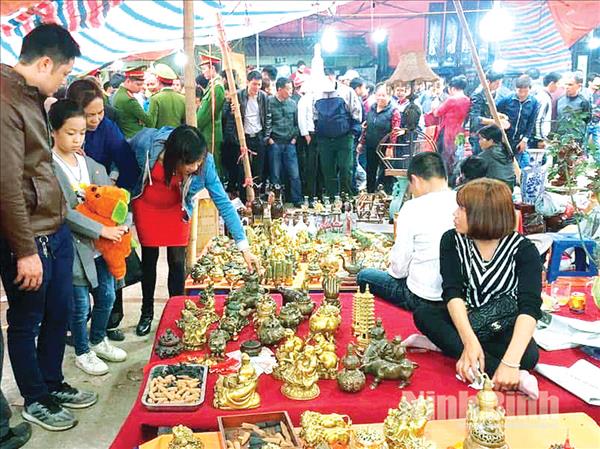 ງານຕະຫຼາດນັດ ວ່ຽງ ລະດູບານໃໝ່ຢືນຢັນຄຸນຄ່າວັດທະນະທຳຂອງດິນແດນໃຫ້ກຳເນີດການເຫຼື້ອມໄສເຊື່ອຖືບູຊາ ເມົ້າຕາມຝູ